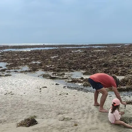 Maison A 400 M De La