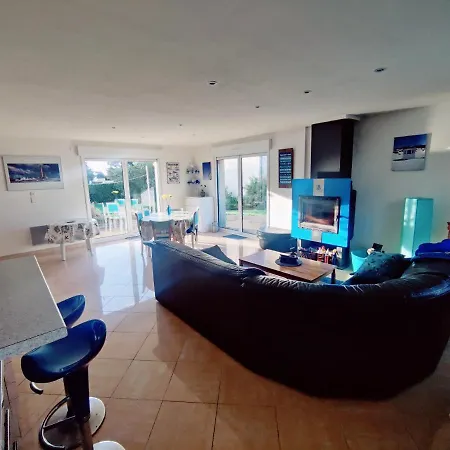 Maison A 400 M De La *